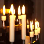 Come possono i fedeli aiutare i sacerdoti?