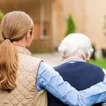 Assistenza domiciliare per anziani: di cosa si tratta e le tipologie disponibili