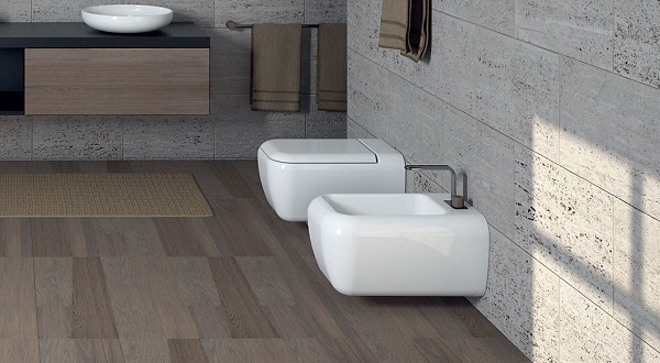 Tendenza arredo bagno 2020: sanitari sospesi o a terra?